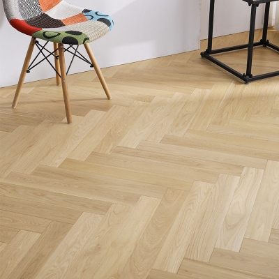 Oak herringbone with three layers of solid wood